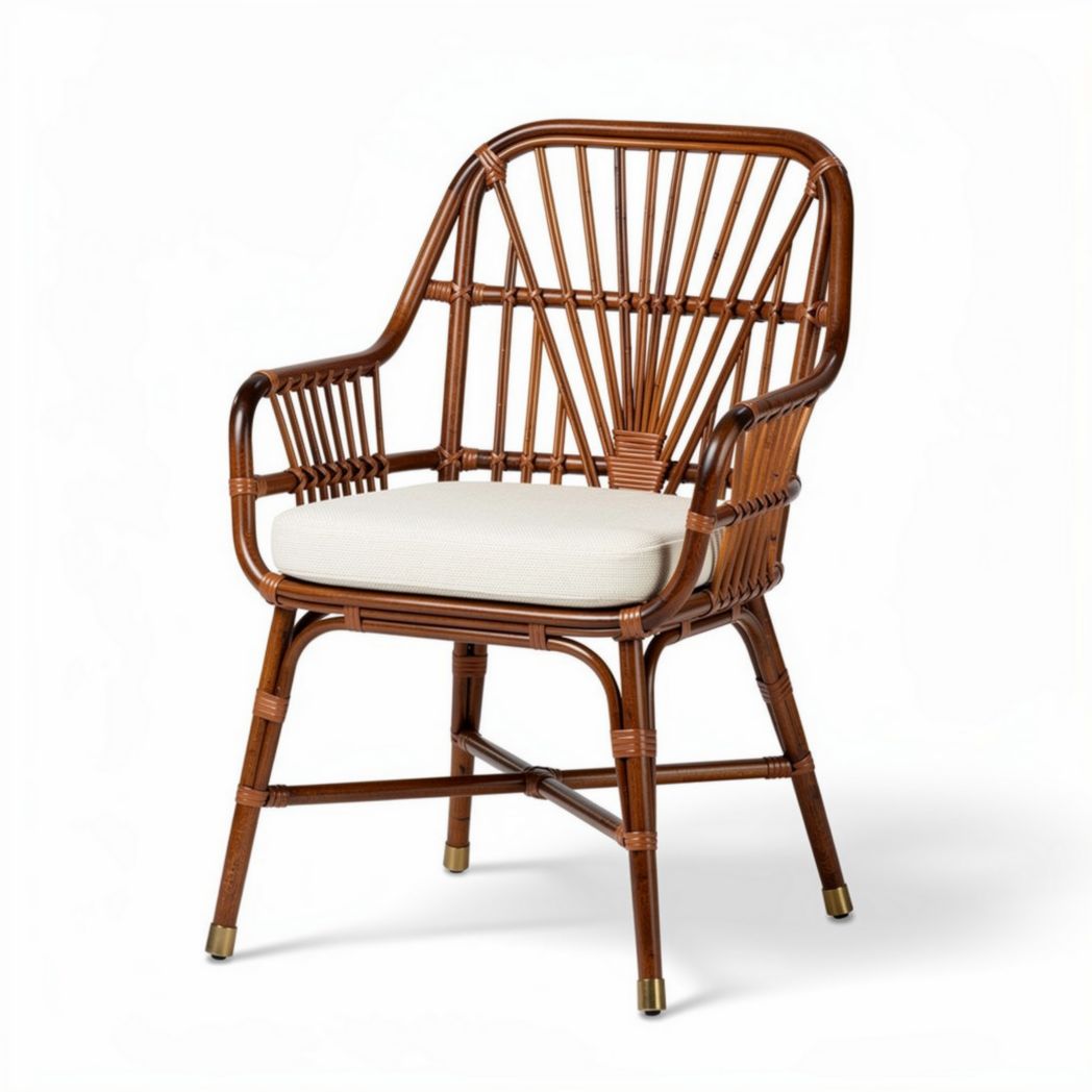 Sedia in rattan con cuscino in tessuto beige misura 80 x 70 x 90cm